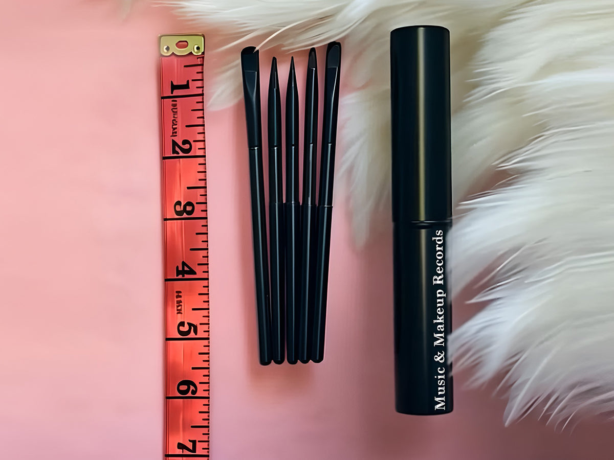 Mini Eyeshadow Brushes in Portable Aluminum Tube